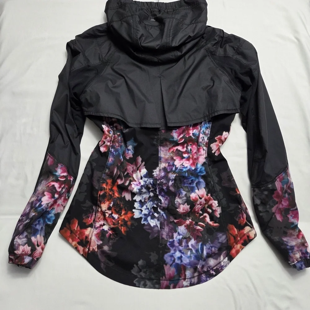 Lululemon Run For Your Life Jacket Moody Mirage Floral Size 6 - Picture 4 of 12